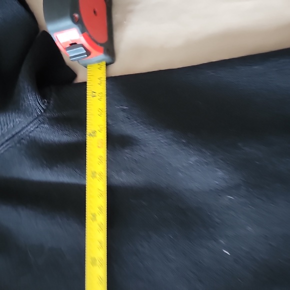 White collar black heavy knit sweater - Picture 4 of 4